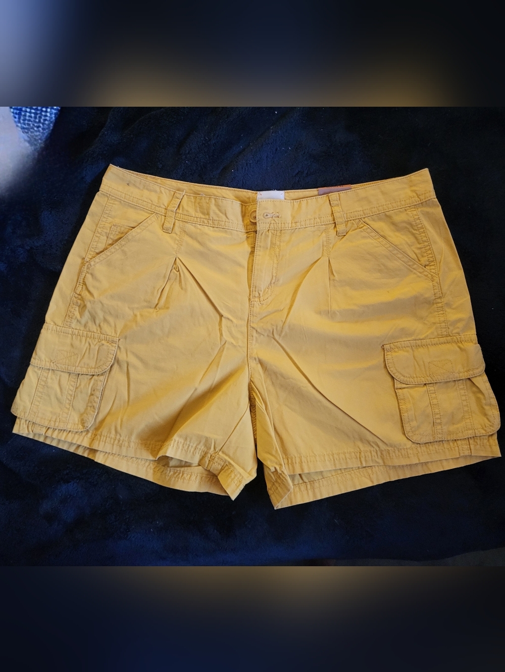 *NWT* G.H. Bass & Co. Mustard Yellow Cargo Shorts, Size 10